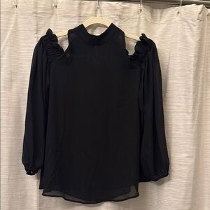 Trouve Cold Shoulder Going Out Top